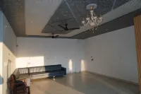 Hotel Jr Palace- Near Toran Dwar and Free Parking
