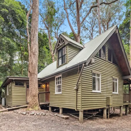 Rustic 3-bed Retreat in Springbrook Отели в г. Спрингбрук