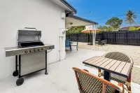 Private Pool & Game Room 6 Mi to Hard Rock Stadium - WiFi