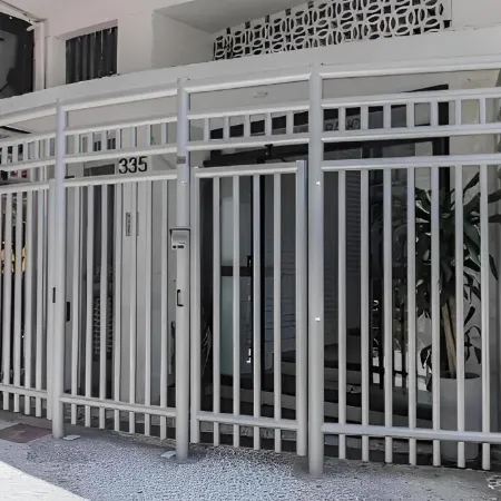 360 Copacabana Prado Junior by Suh Casa