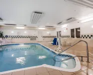 Comfort Suites Independence - Kansas City - Pools