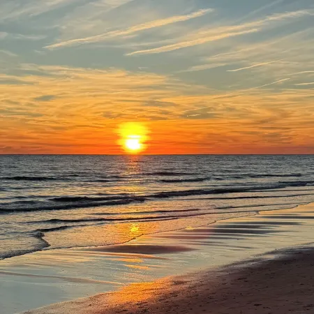 Spacious Coastal Gem on Oak Island 100 Yds to Sand