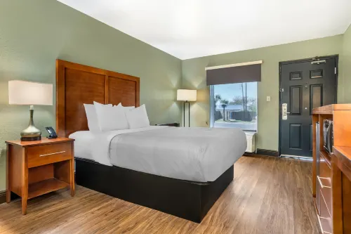 Quality Inn & Suites Near Panama City Beach