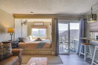 Studio ~ 3 Mi to Great Smoky Mountain Nat'l Park! - Condos