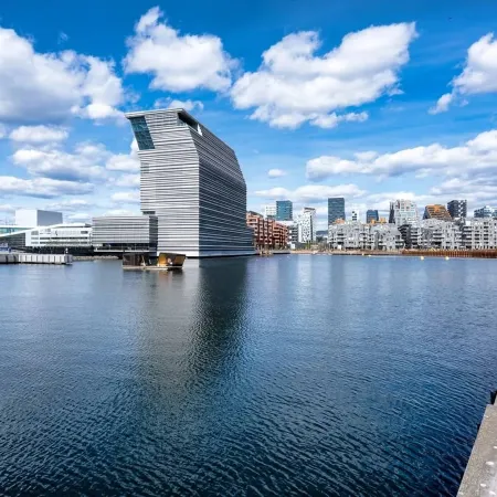 Urban escape - Only steps from the waterfront