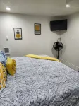 Spacious & Modern Guest Apartment with Private Entrance