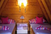 Rooms & Glamping Lana Haus Hotels in 