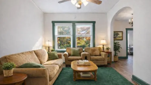 Victoria Resort and Bed & Breakfast - parking