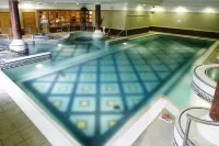 La Mon Hotel & Country Club - Pools