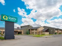 Quality Inn & Suites Hotels in Goshen