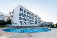 Bellapais Oasis Hotel - Pools