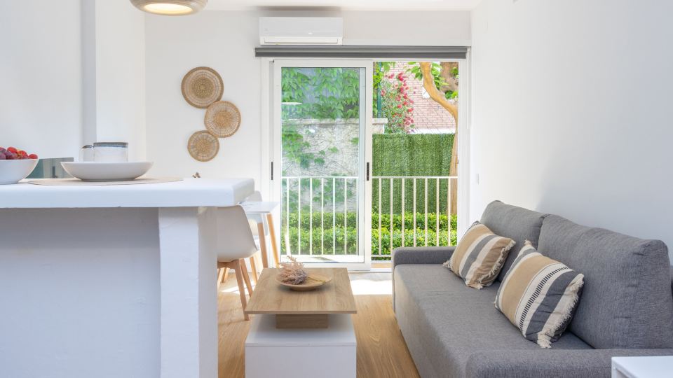 Apartamento familiar con piscina junto a la playa