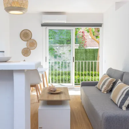 Apartamento familiar con piscina junto a la playa