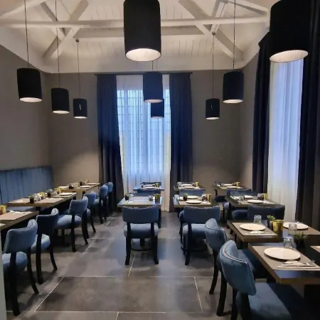Flom Boutique Hotel