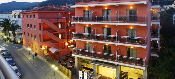 Tossa Beach Center Hotels in Tossa De Mar