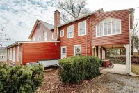 The Cardinal House - 3-Star