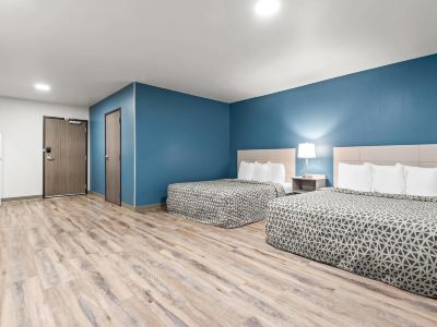 Woodspring Suites Lancaster North