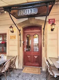 Hotel At the Golden Scissors