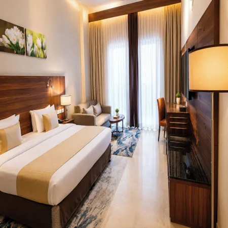 Tulip Al Barsha Hotel Apartment Отели рядом с достопримечательностью «Шоссе шейха Зайда»