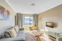 No1 Airville Sol, 9 min Drive to Cresta Mall - Condos