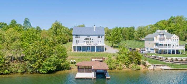Dog-friendly, Lakefront Home With Private Dock, 2 Kayaks, Decks & Game Room Hotels in Louisa County