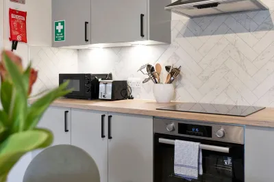 GuestReady - 2Bed w Private Patio in Edinburgh Hotels in Newington