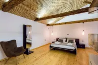 Aigli Seafront Loft-Bespoke Design Gem - pemandangan pegunungan