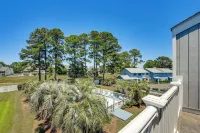 4 Mi to Cherry Grove Beach: Studio w/ Pool Access - Huoneistot