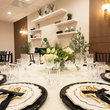 Kins Hotel Отели рядом с достопримечательностью «Театр Уилтерн»