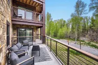 Modern Mountain Living 2br/2ba, New Listing - 3-Star