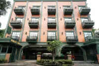 Nonies Huis Cibubur - Pensions