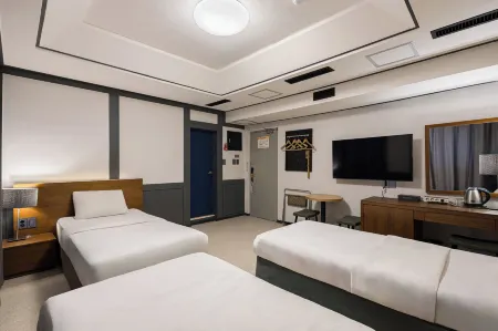Insadong Crown Hotel