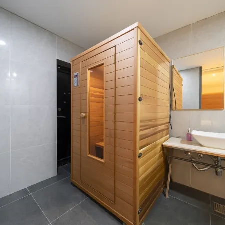 Suwon Station Myeongjak Hotel