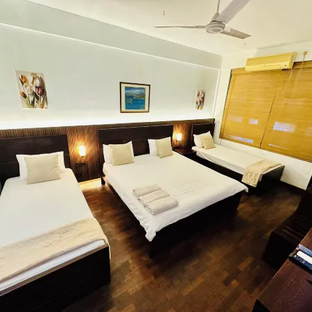 Subhas Tourist Hotel