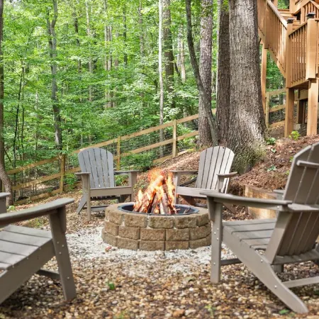 Cabin with Hot Tub, Firepit, Dog Park