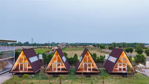Alaya Stays Malik Farms Wooden Cottages -  Ferienhäuser