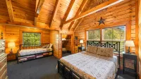 Luxury 8BR Mountain Lodge Hot Tub Fire Pit - 3-Sterne