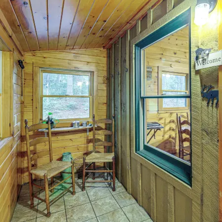 Rustic Cabin w/ Phoenix Mtn Views & Trail Access!