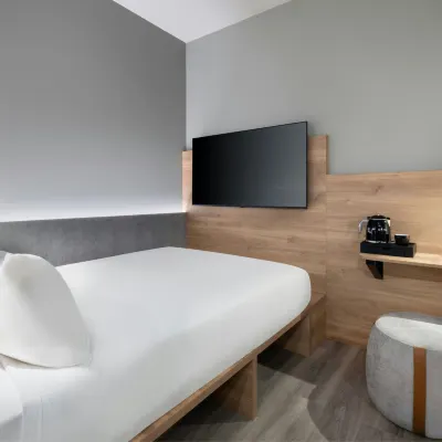 Moxy London Piccadilly Circus Hotels near Criterion Theatre