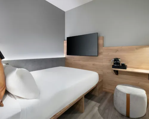 Moxy London Piccadilly Circus Hotels near St. James