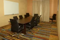 Fairfield Inn & Suites Fairmont - parking