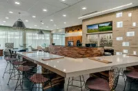 Courtyard Savannah Airport - bar