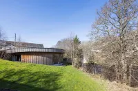 Otters Holt  Circular Riverside Retreat with Hot Tub - Villas