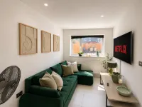 Luxury 6BR Family Home 3 Bath With Hot Tub Fast WiFi - อ่างจากุชชี่