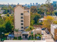 Uptown Inn by Vantaggio - Apartments