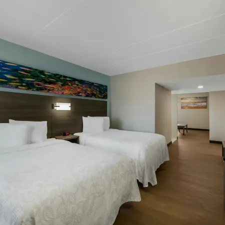 Red Roof Plus+ & Suites Virginia Beach - Seaside