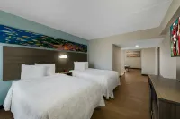 Red Roof Plus+ & Suites Virginia Beach - Seaside - جاكوزي