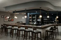 Four Points by Sheraton Milwaukee North Shore - Barer