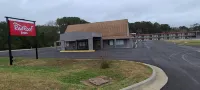 Red Roof Inn LaGrange - parking