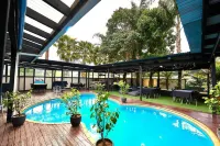 Mount Richmond Hotel - piscina